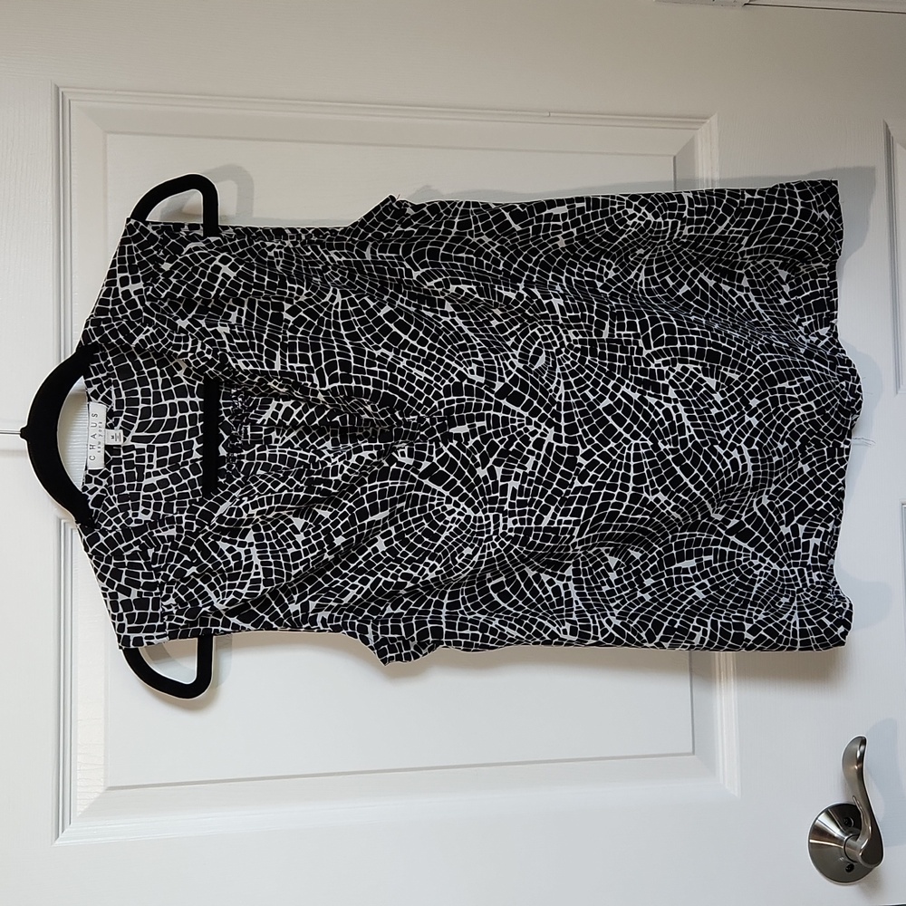 Chaus New York B&W mosaic shell Size: M